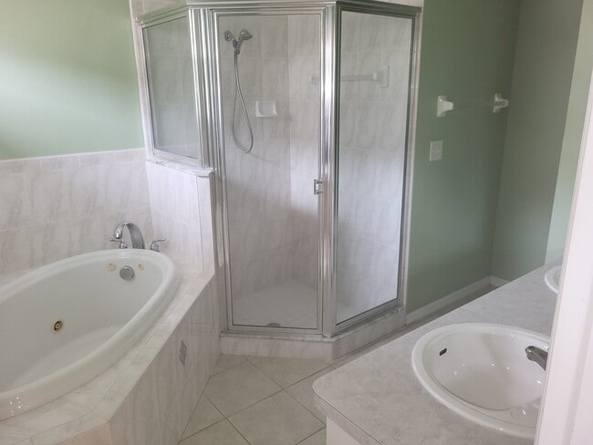 Building Photo - 7916 Floradora Dr