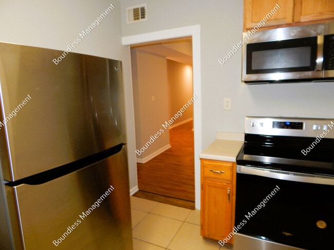 Building Photo - 2284 Alvin Dr NW
