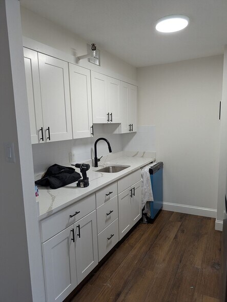 Building Photo - 152 Bowdoin St