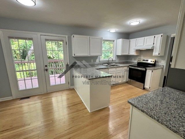Building Photo - 302 Rushingwater Dr