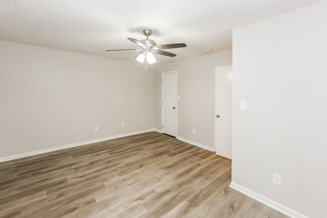 Building Photo - 7115 Casual Corner Ln