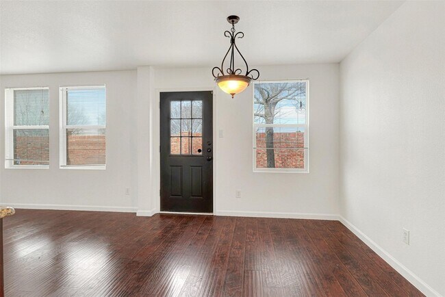 Building Photo - 10876 Rankin Dr