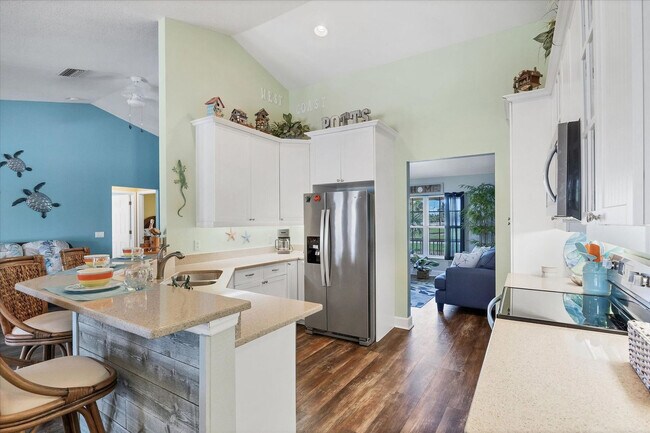 Building Photo - 15736 Lakeland Cir
