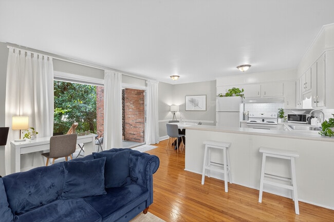 Building Photo - 930 Norland Rd