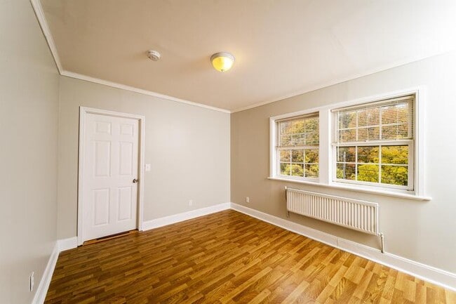 Building Photo - 20 Vandenburgh Ave