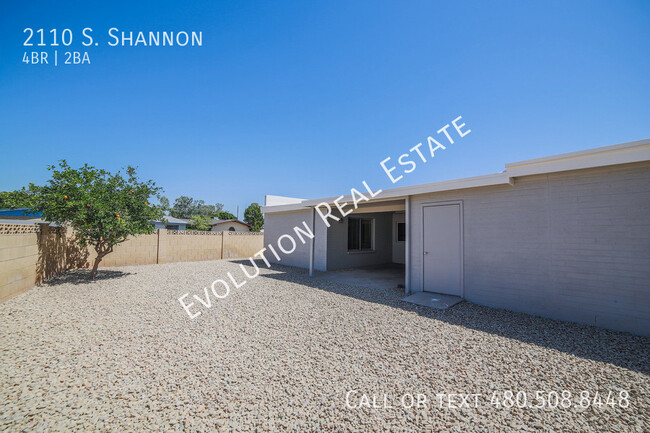 Building Photo - Spacious 4 Bedroom Home with 2 Bathrooms, ...