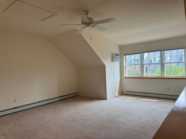 Building Photo - 3 Bedroom Condo in Hanover