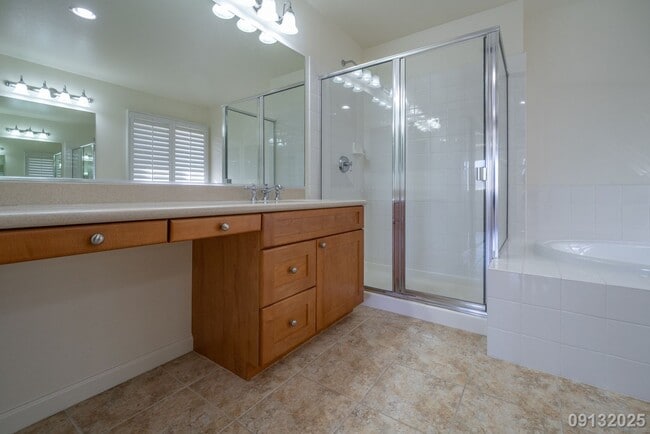Building Photo - 4 Bed 3 Bath in Ocean Pointe