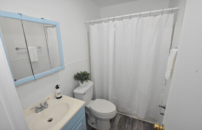 Building Photo - 2120 Kennesaw Dr