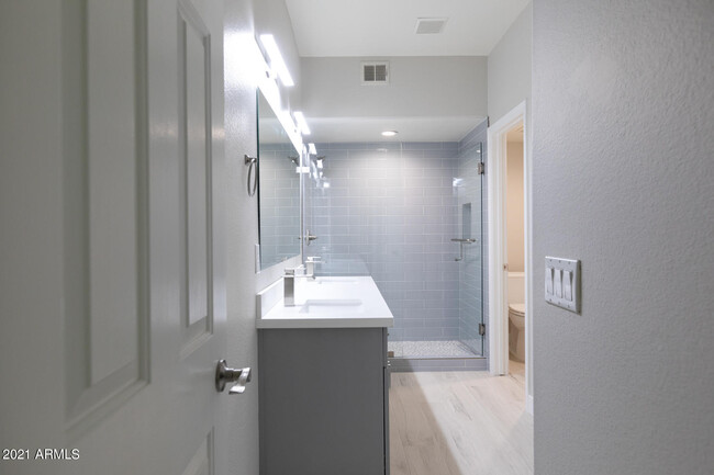 Building Photo - 7508 E Earll Dr