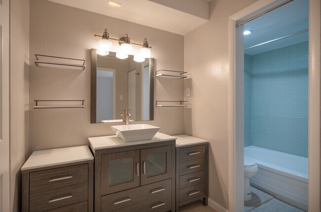 Primary Photo - 1420 N St NW