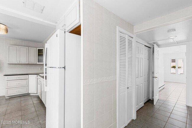 Building Photo - 297 Highland Ave