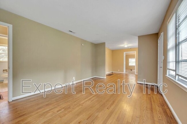 Building Photo - 1720 University Blvd