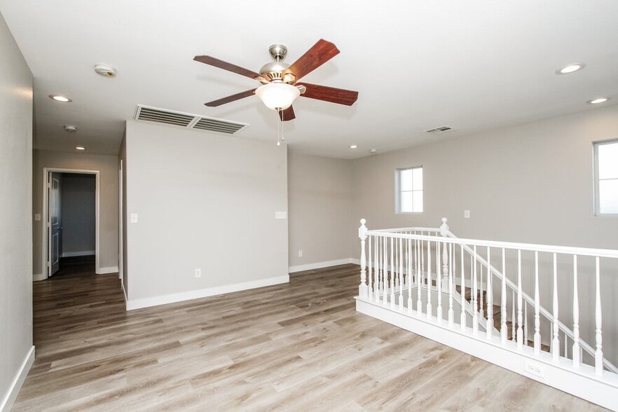 Building Photo - 11564 Kindsland St