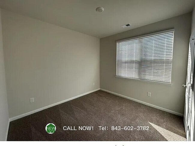Building Photo - 522 Firouz Dr
