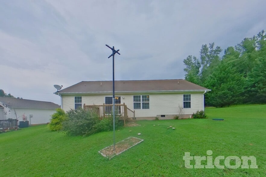 Building Photo - 707 Patriot Ln