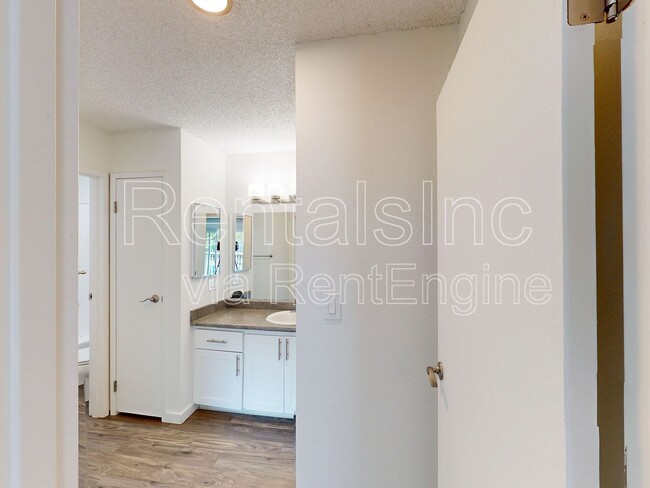 Building Photo - 521 Alameda del Prado