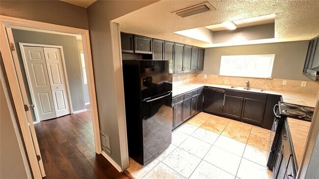 Building Photo - 1073 Leeward Dr