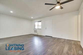 Building Photo - 5121-5125 Klump Ave