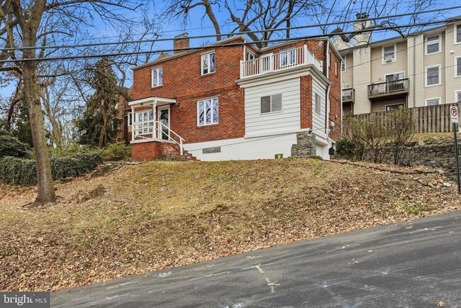 Building Photo - 2030 N Quinn St