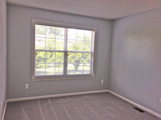 Building Photo - 2797 Barclay Way