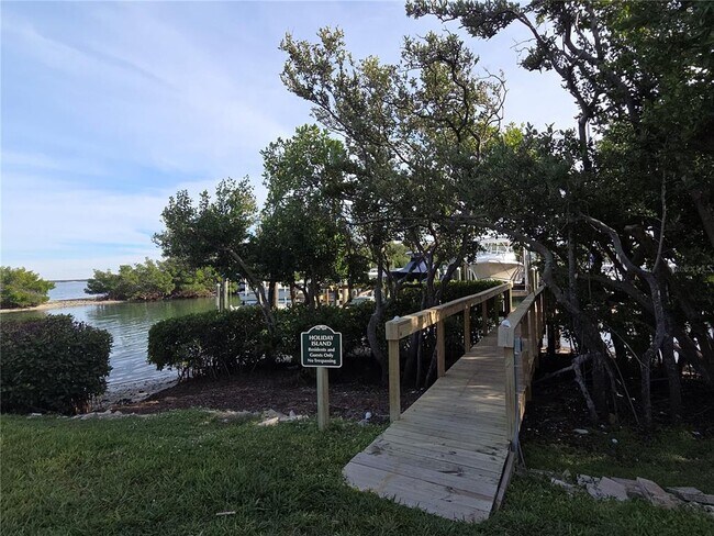 Building Photo - 1515 Pinellas Bayway S