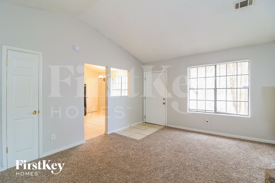 Building Photo - 6168 Creekford Dr