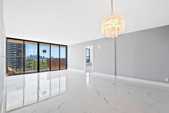 Building Photo - 780 NE 69th St