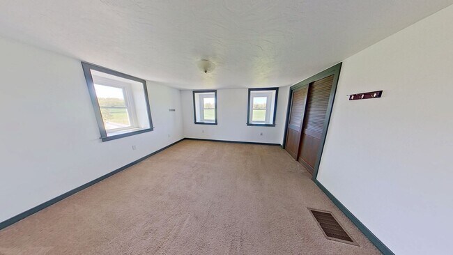 Building Photo - Single Family Farm Home in East Berlin!