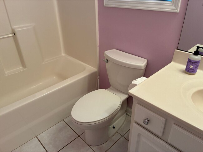 Building Photo - 3 Bedroom 2 Bath Home in Carolina Shores