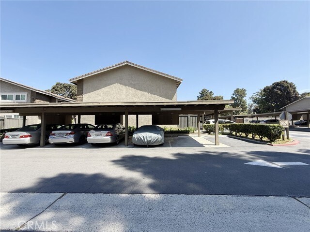 Building Photo - 231 Springview