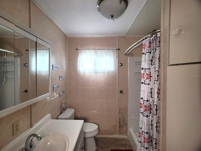 Building Photo - 407 51st Ave Terrace W