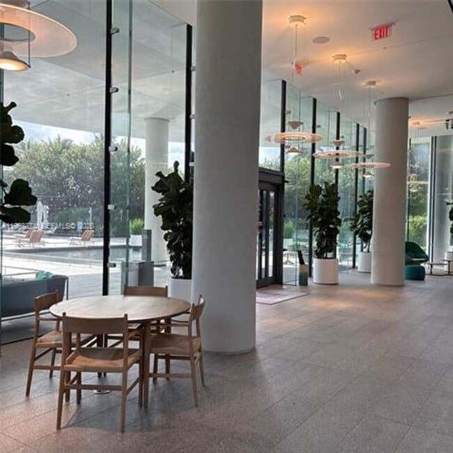 Building Photo - 8701 Collins Ave