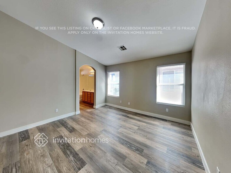 Building Photo - 426 Waterbrook Dr