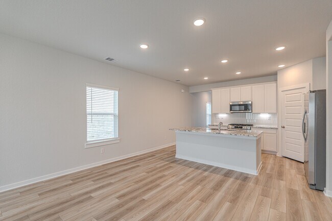 Building Photo - 8611 Blueberry Ash St