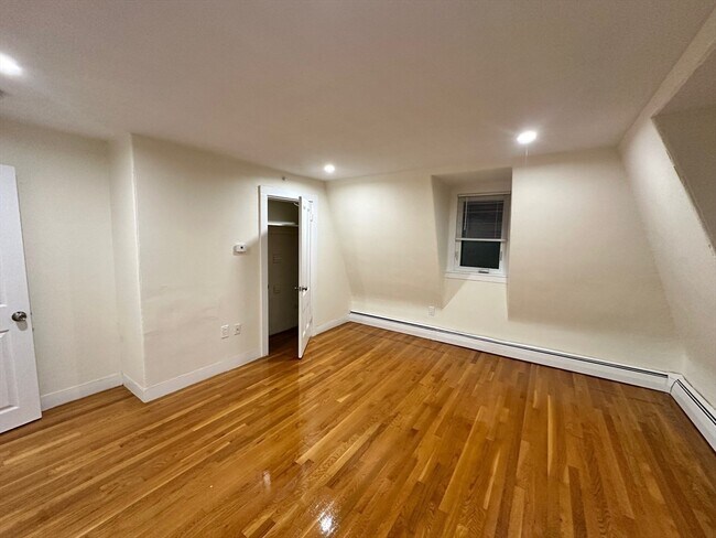 Building Photo - 440 Newtonville Ave