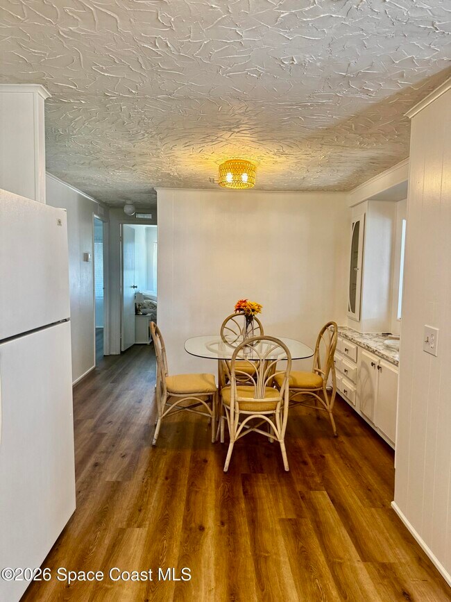 Building Photo - 515 Jennifer Cir