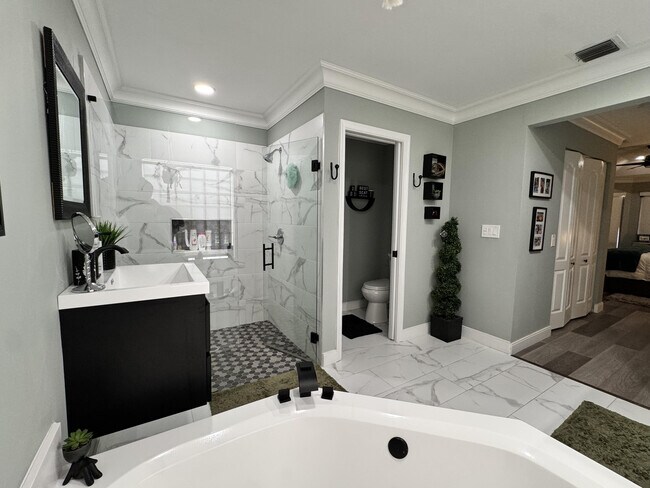 Building Photo - 18038 Rhumba Way