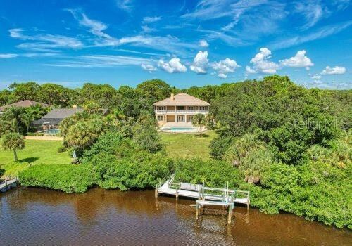 Building Photo - 1648 Bayshore Dr