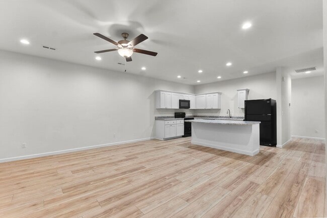 Building Photo - Bertling 1112 11