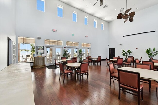 Building Photo - 3889 Pompano Dr SE