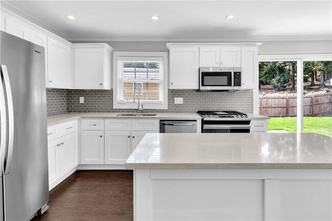Building Photo - 3021 Canton Hills Dr