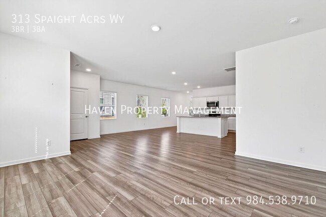 Building Photo - 313 Spaight Acrs Wy