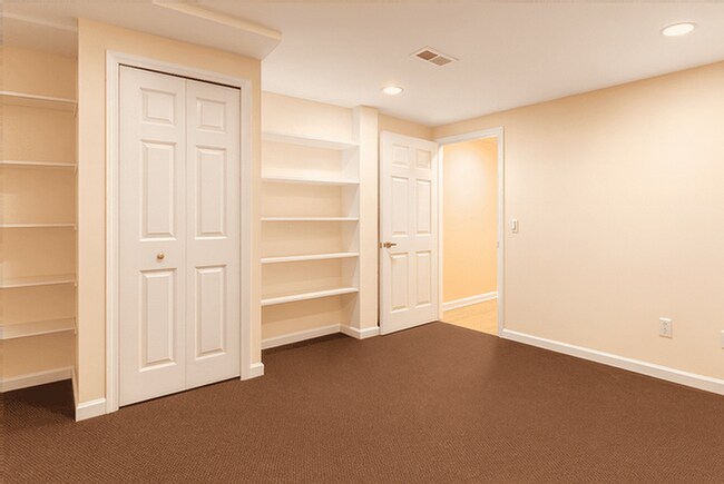 Building Photo - 339 Redrock Ct