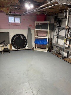 Building Photo - 404 Gillett Ave