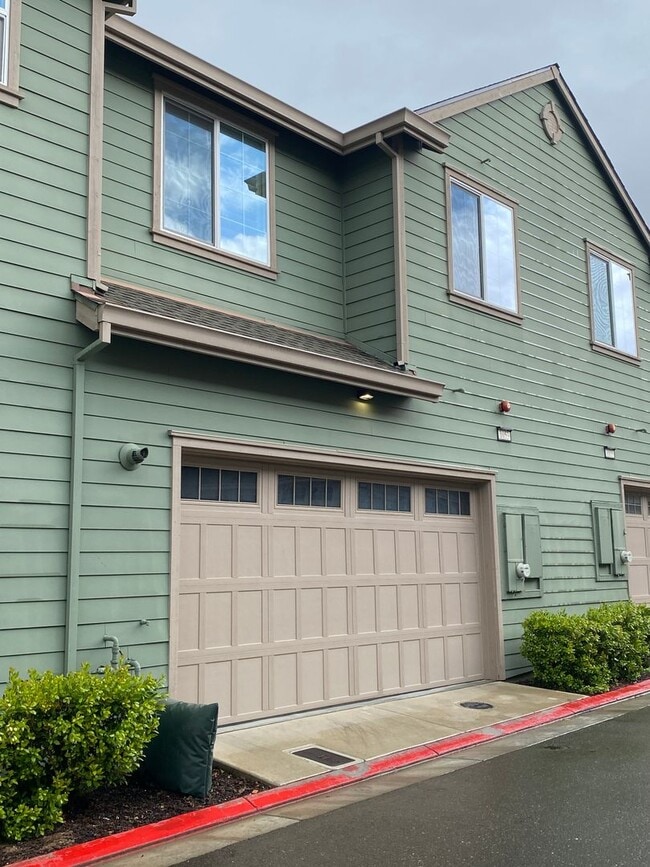 Building Photo - Livermore 3BD/2.5BA Townhouse in Great Neighborhood!