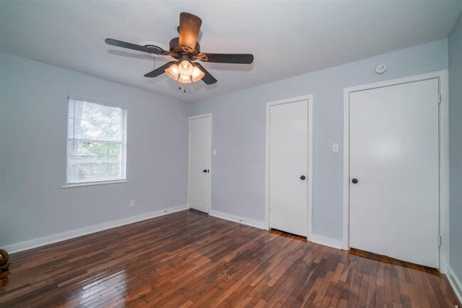 Building Photo - 3/1.5 Home in Central Longview