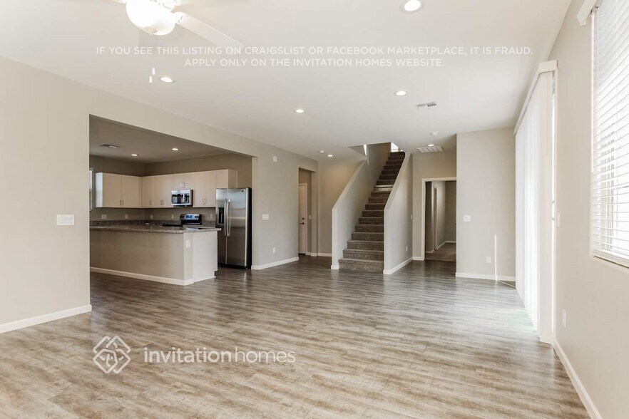 Building Photo - 18947 W Pasadena Ave