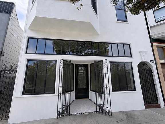Building Photo - 3774 Mission St
