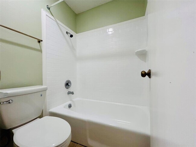 Building Photo - 12300 Deer Falls Dr